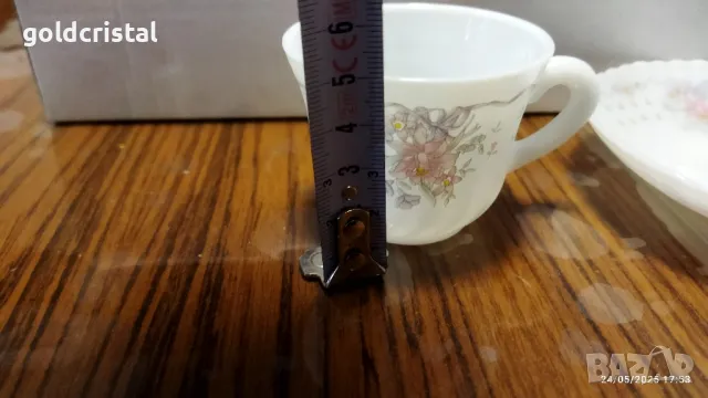 аркопал чаши за кафе и десертни чинии , снимка 5 - Антикварни и старинни предмети - 50415576