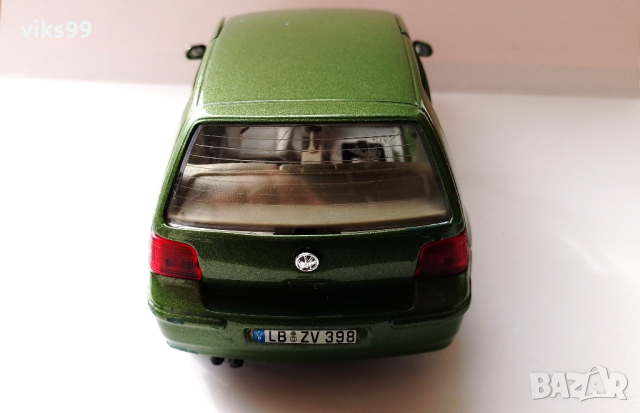 Bburago Volkswagen Golf 1998 1/24 Made in Italy, снимка 4 - Колекции - 44529872