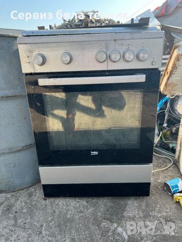 Продавам свободно стояща готварска печка Beko на части