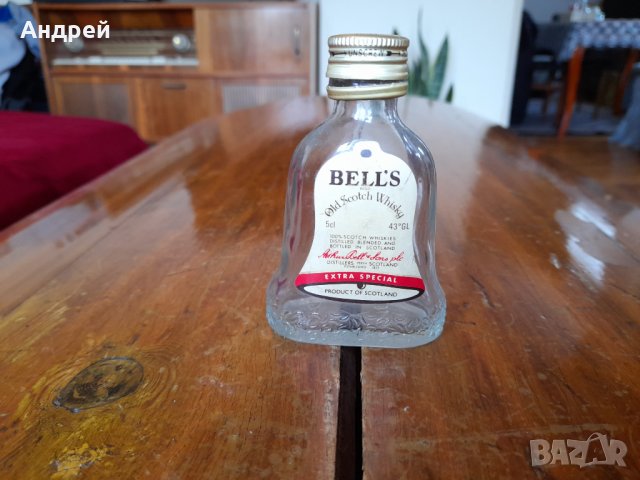 Стара бутилка от Bells, снимка 1 - Други ценни предмети - 34242655