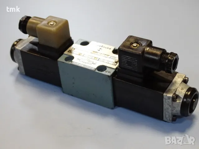 Хидравличен разпределител "Хидравлика" тип РХ 06011 320Bar 24VDC hidraulic solenoid valve, снимка 2 - Резервни части за машини - 48691782