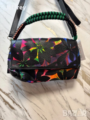 Нова чанта Desigual многоцветна
