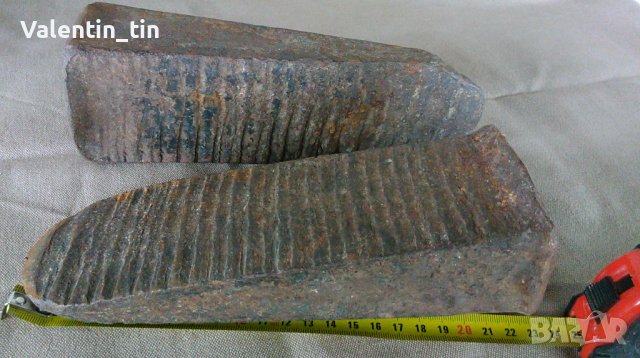 Стари клинове (камия) за цепене на трупи и дънери 