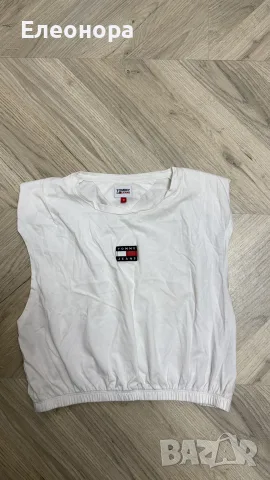 Дамски топ Tommy Hilfiger, снимка 2 - Тениски - 56325320