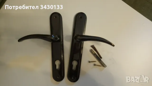 Два комплекта употребявани дръжки за врати със секретни брави