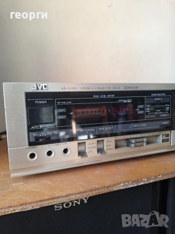 JVC kd-v220, снимка 2 - Декове - 53438127