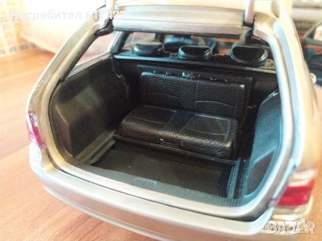 1:18 Метален модел на Mercedes Benz E320 T-Modell S211- Kyosho, снимка 13 - Колекции - 53022079