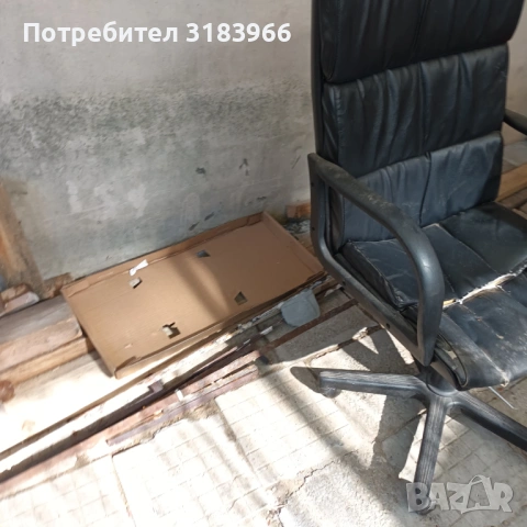 голям стол въртящ се на 5 колела, снимка 4 - Столове - 53739802