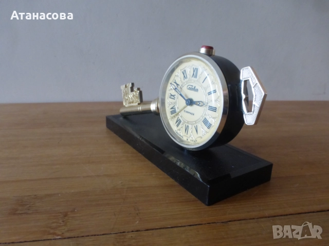 Будилник Слава "Ключът на Москва" часовник 2 , снимка 5 - Антикварни и старинни предмети - 52108814