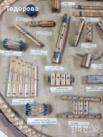 Старинно табло на традиционни Мадагаскарски музикални инструменти, снимка 3 - Антикварни и старинни предмети - 44357039