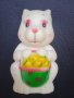 Гумено зайче с кошничка зеленчуци, снимка 1 - Дрънкалки и чесалки - 42293659