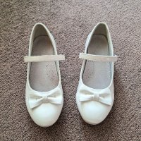 Официални лачени бели обувки, снимка 1 - Детски обувки - 41517837
