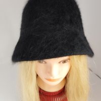 Дамска зимна шапка тип  идиотка, снимка 2 - Шапки - 42370514
