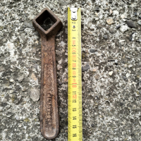Стар гаечен ключ, снимка 2 - Антикварни и старинни предмети - 44632361