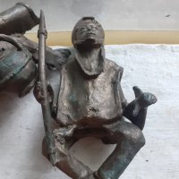 Стара бронзова статуетка на войн с камила фигура пластика, снимка 5 - Антикварни и старинни предмети - 41578485