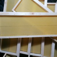 Рамки за пчелни кошери с монтирани восъчни основи , снимка 10 - За пчели - 43999272