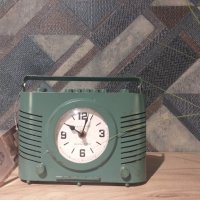 Часовник с дизайн на ретро радио, снимка 2 - Други - 39660736