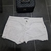 Къси бели дънкови панталонки , снимка 10 - Къси панталони и бермуди - 41314006