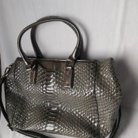 Страхотна Дамска чанта имитираща Змийска кожа, снимка 3 - Чанти - 40121642