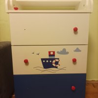 Детско шкафче с три чекмеджета и плот за повиване на бебета, снимка 3 - Мебели за детската стая - 41738657