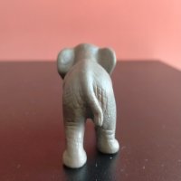 Колекционерска фигурка Schleich African Elephant Calf 1991 14039, снимка 4 - Колекции - 41595536