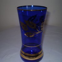 Ретро синя стъклена ваза с златни орнаменти, снимка 3 - Други ценни предмети - 41408508