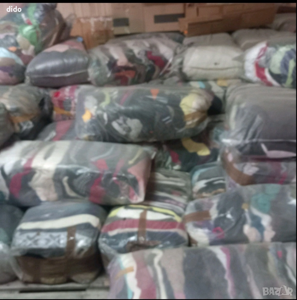 Продавам дрехи втора употреба на едро и дребно , снимка 1