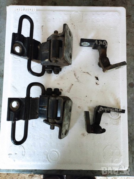  Предна лява  долна и горна  панта врата Skoda Octavia 1996-2004, снимка 1