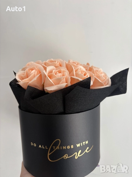 Кутия с рози, снимка 1