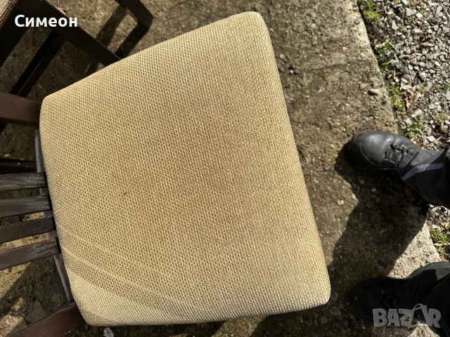 Дървени столове с мека тапицерия, снимка 3 - Столове - 53704536