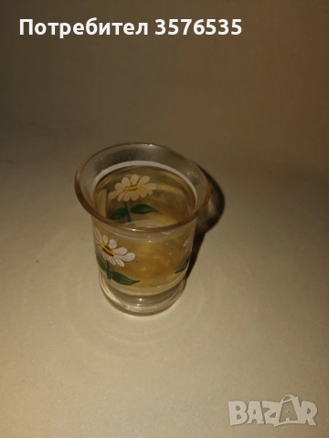 Ретро сервиз от 6 чаши с маргаритки – винтидж стъкло (соц), снимка 4 - Чаши - 53661606