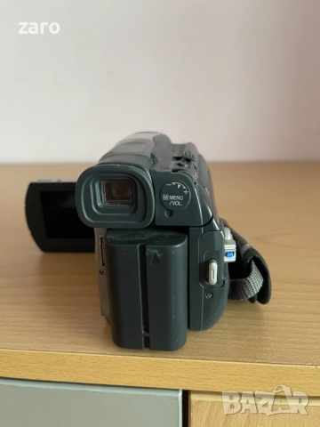 Видеокамера JVC, снимка 4 - Камери - 52792022