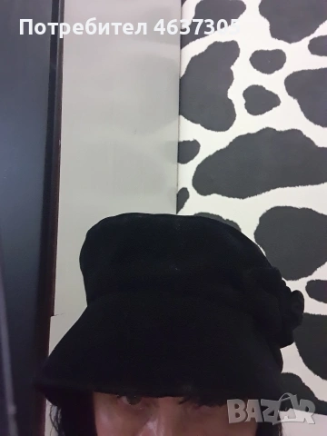 Маркова шапка от кадифе с роза