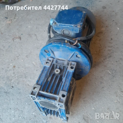 Мотор-редуктор 1-- 50 оборо, снимка 2 - Електродвигатели - 51243534