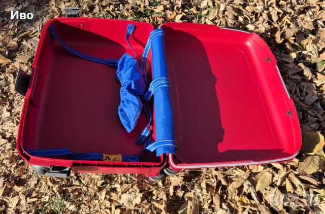 Куфар Roncato, твърд, червен, с тройно закопчаване и заключване, снимка 4 - Куфари - 47901652