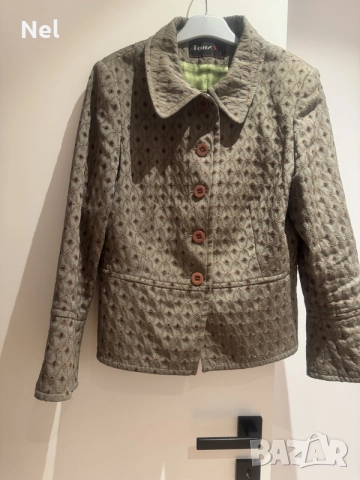 Две дамски сака 10-12€, снимка 3 - Сака - 47556432