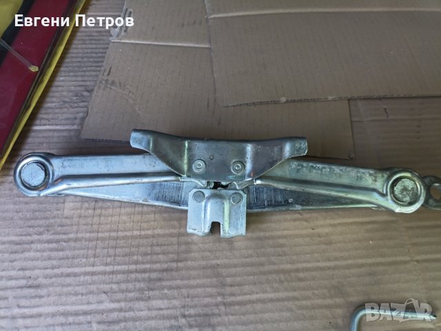 Крик за ,,Nissan" 700кг., снимка 4 - Аксесоари и консумативи - 41648072
