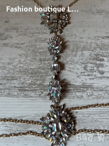 Бижу за цялото тяло с цветни камъчета които минават през гърдите и златен синджир за врата и талията, снимка 5 - Колиета, медальони, синджири - 52119708