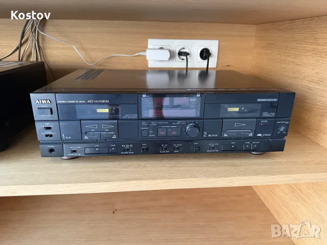 Aiwa AD-WX909 Устройството е практически „два отделни дека в един корпус“