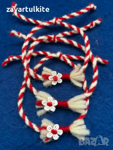 Вълнени гривни с цвете, снимка 3 - Български сувенири - 53417558