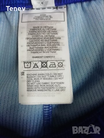 Manchester United Human Race Adidas нови оригинални дамски шорти къси гащи Манчестър Юнайтед Адидас , снимка 4 - Къси панталони и бермуди - 41499939