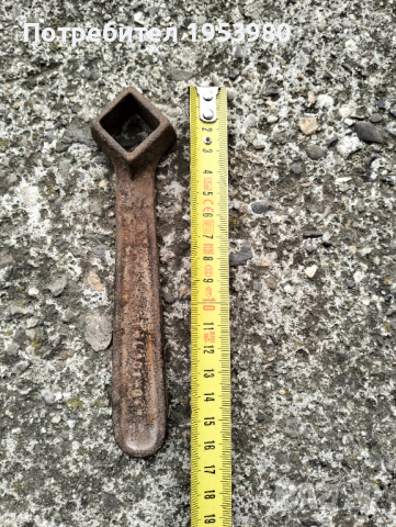 Стар гаечен ключ, снимка 2 - Антикварни и старинни предмети - 44632361