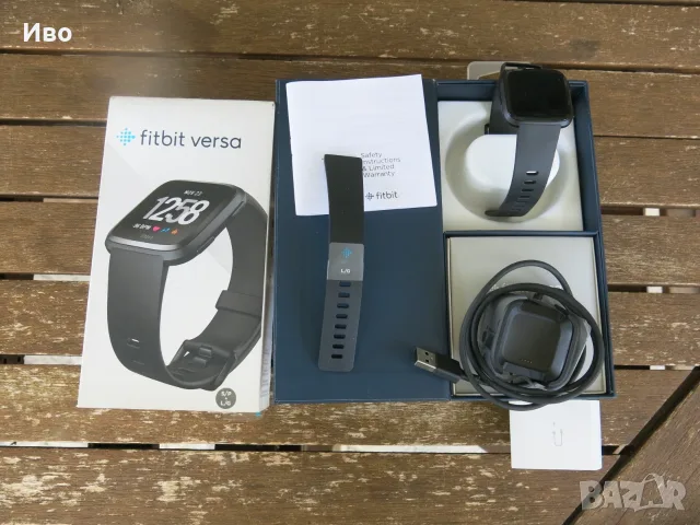 Спортен смарт часовник Smartwatch Fitbit Versa, Черен, снимка 5 - Смарт часовници - 55799346