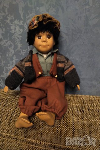 Рядка колекционерска порцеланова кукла 
