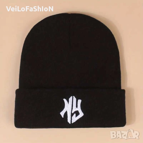 Нова зимна шапка с логото NEW YORK в бял или черен цвят , снимка 12 - Шапки - 47838490