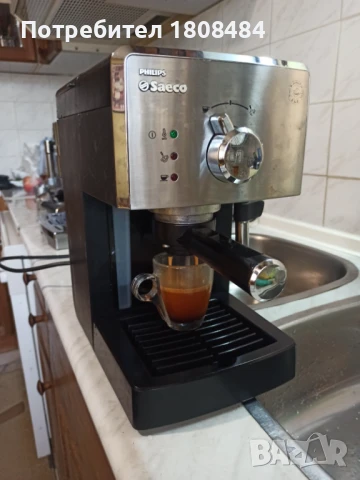 Кафе машина Саеко Поемия с ръкохватка крема диск, работи перфектно и прави супер кафе с каймак , снимка 2 - Кафемашини - 51285074