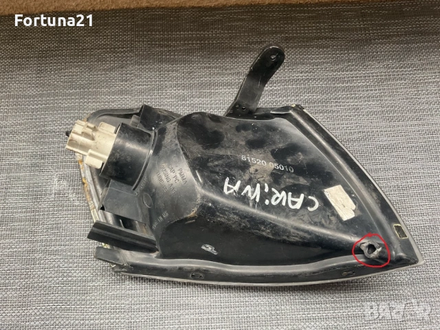 Toyota Carina - ляв мигач оригинален, снимка 2 - Части - 53243034