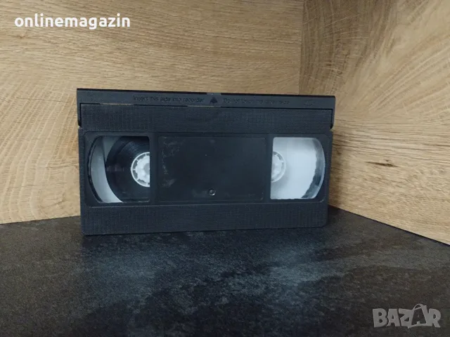 (ВИДЕО) Видеокасета " Легендата за Слийпи Холоу " VHS, снимка 5 - Други жанрове - 56133143