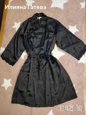 Сатенена пижама и халат р-р М обличани веднъж , снимка 2 - Пижами - 47326635