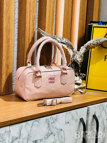 чанти Miu Miu , снимка 12 - Чанти - 50643481